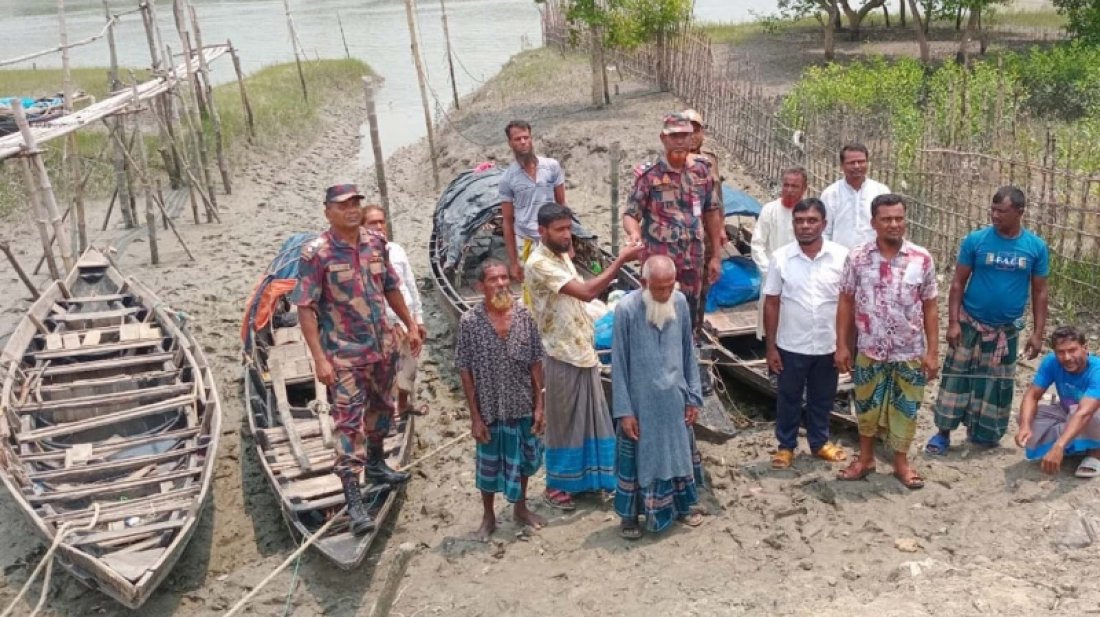 বিজিবির প্রতিবাদের মুখে জেলেদের নৌকা ফিরিয়ে দিয়েছে বিএসএফ